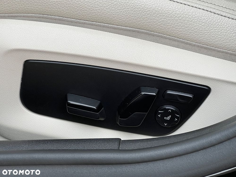 BMW Seria 5 520d xDrive Luxury Line sport - 26