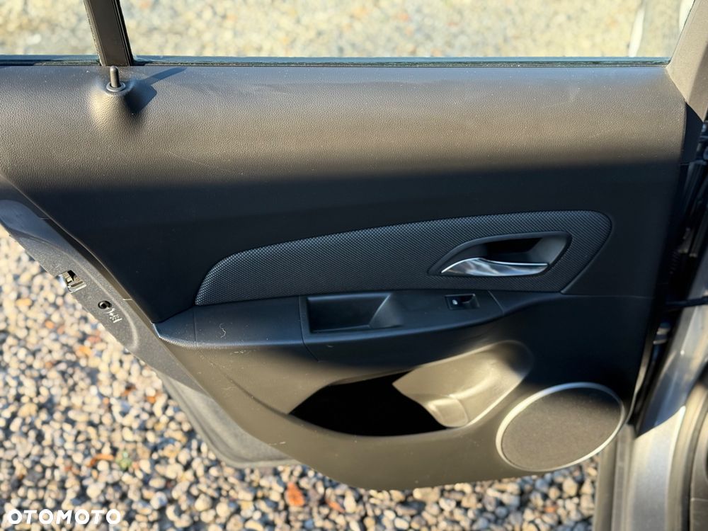 Chevrolet Cruze - 26