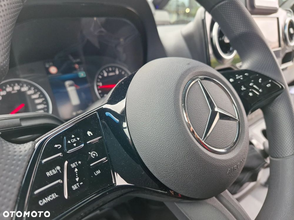 Mercedes-Benz Sprinter - 26