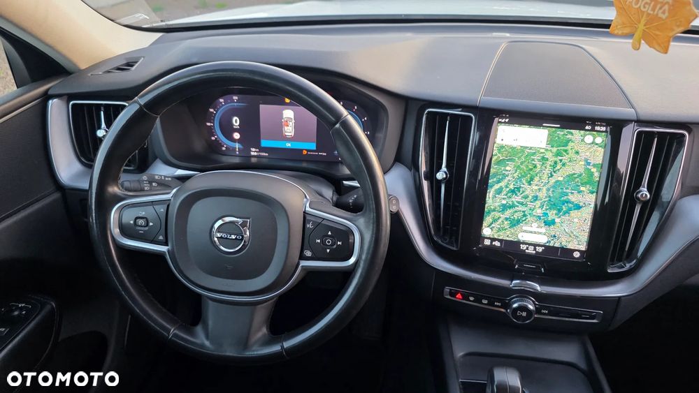Volvo XC 60 B4 D AWD Momentum - 21