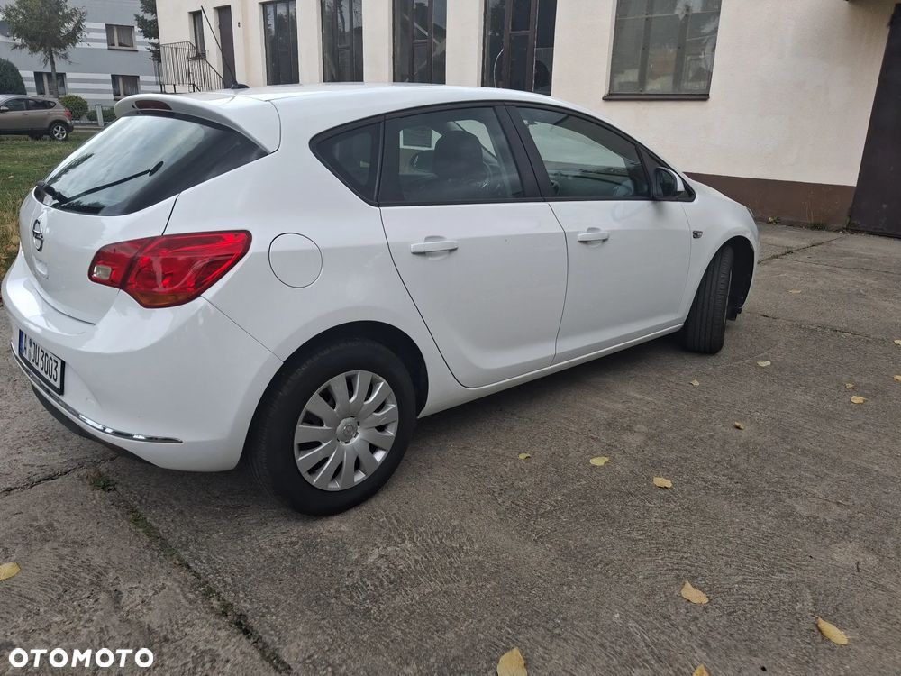 Opel Astra 2015 photo 2