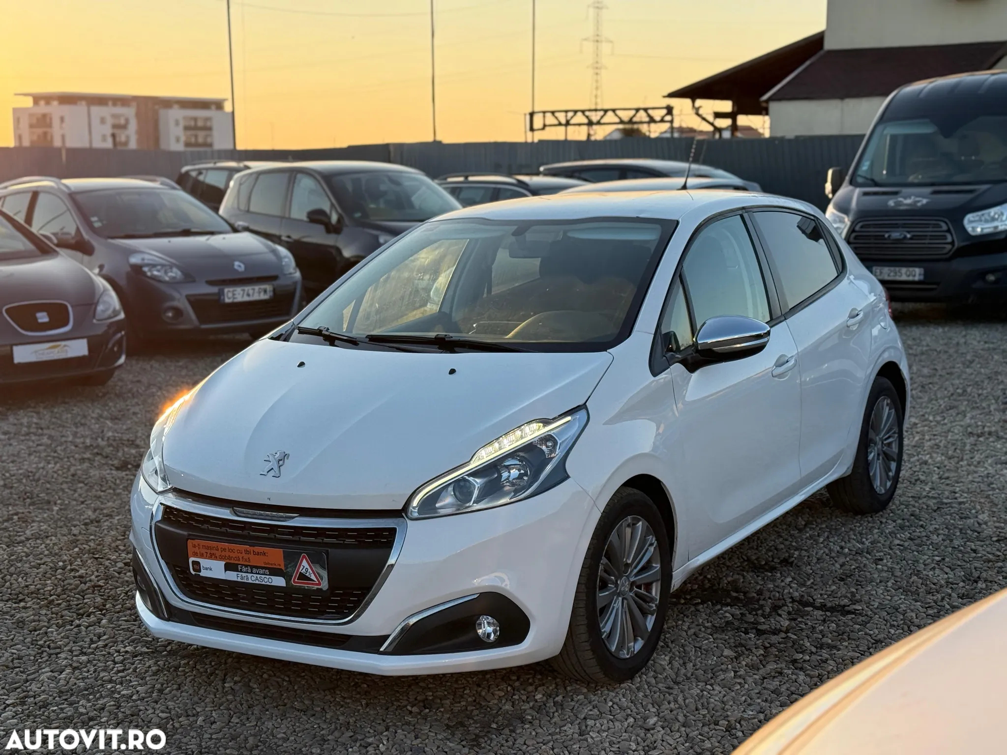 Peugeot 208 1.6 e-HDi FAP STT Allure - 11