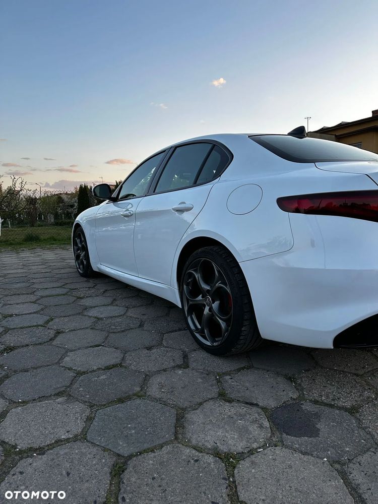 Alfa Romeo Giulia - 5