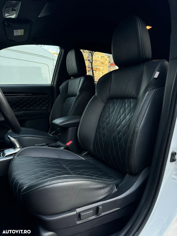 Mitsubishi Outlander 2.4 4WD Plus - 10