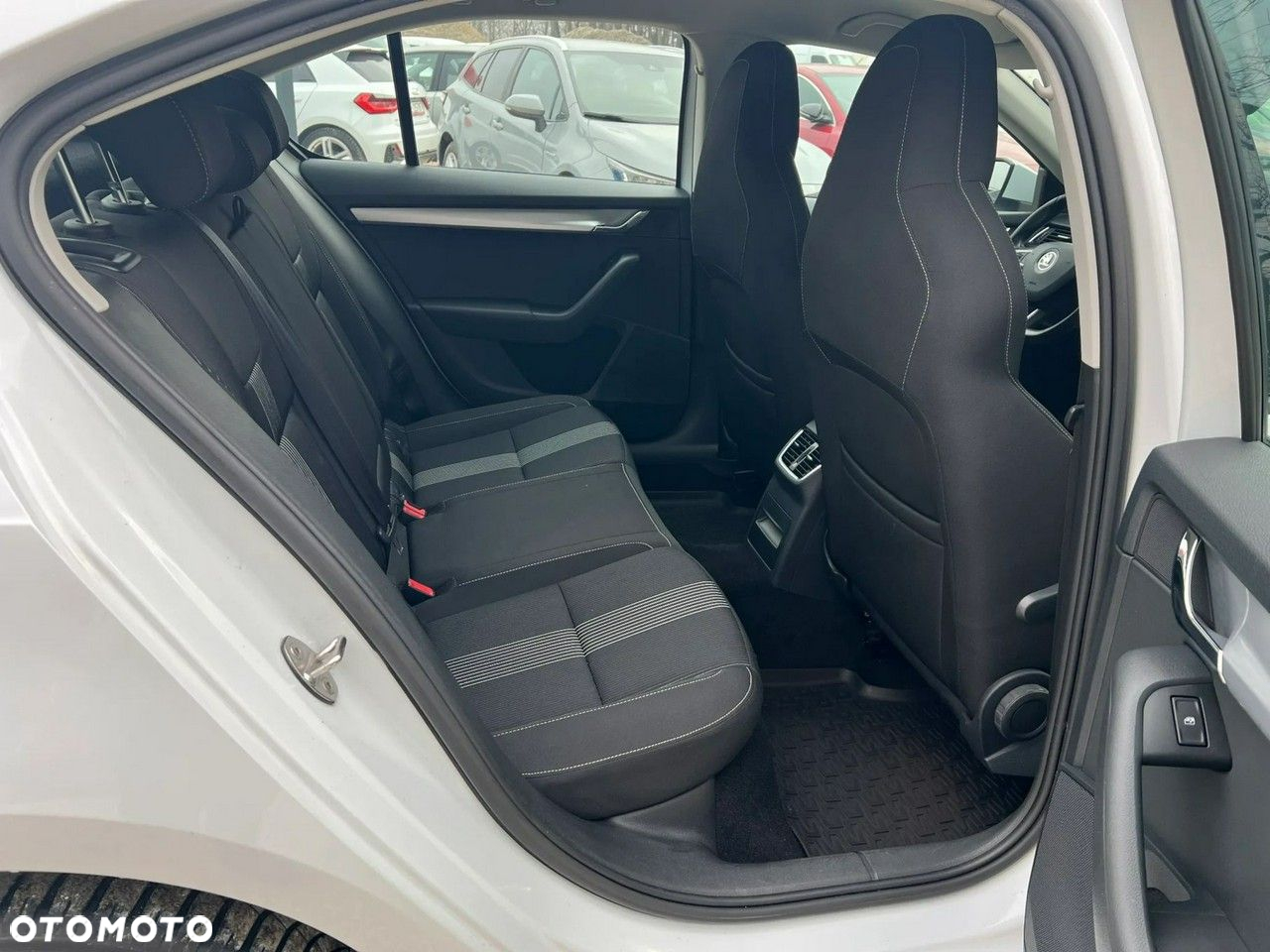 Skoda Octavia 1.6 TDI Ambition DSG - 4