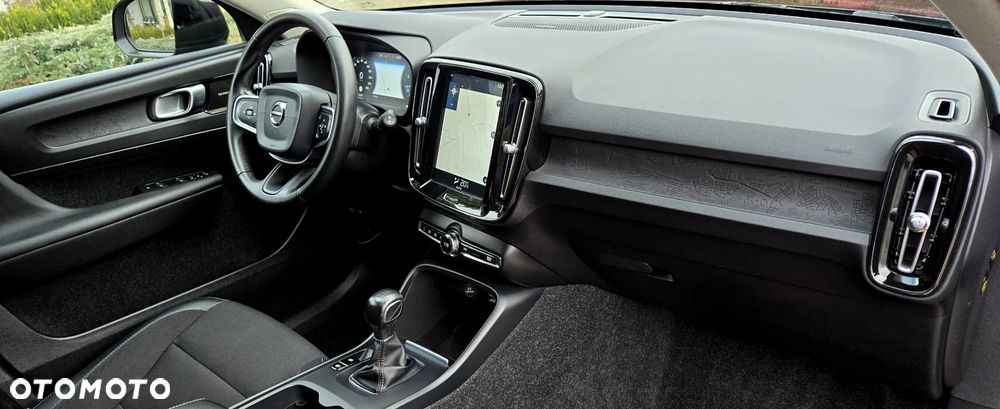 Volvo XC 40 T3 Momentum Pro - 14
