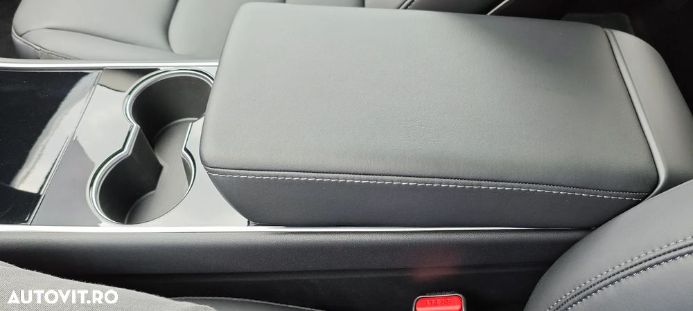 Tesla Model 3 Standard Reichweite Plus Hinterradantrieb - 8