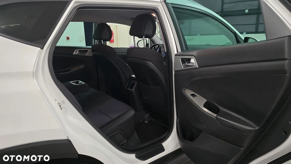 Hyundai Tucson 1.7 CRDI BlueDrive Style 2WD - 12