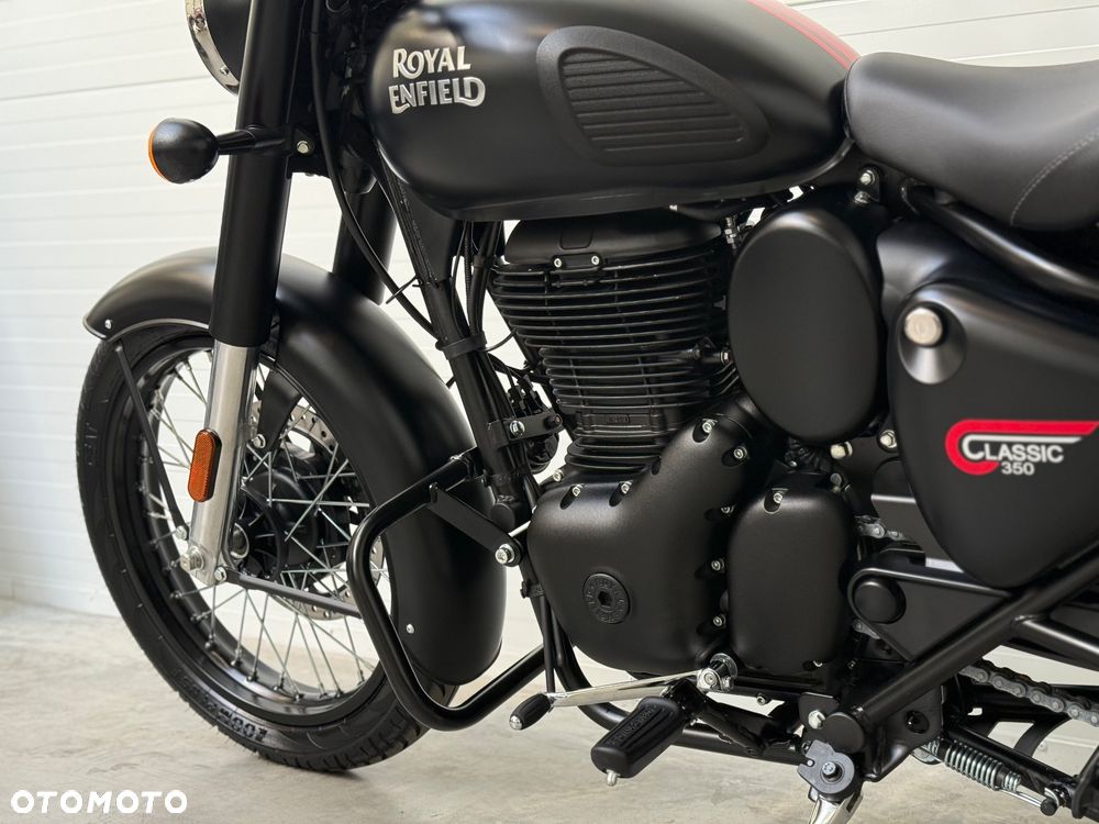 Royal Enfield Classic - 32
