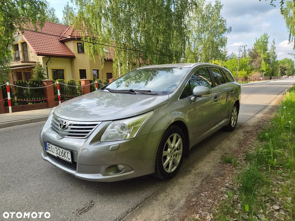 Toyota Avensis 2.0 D-4D Luna - 1