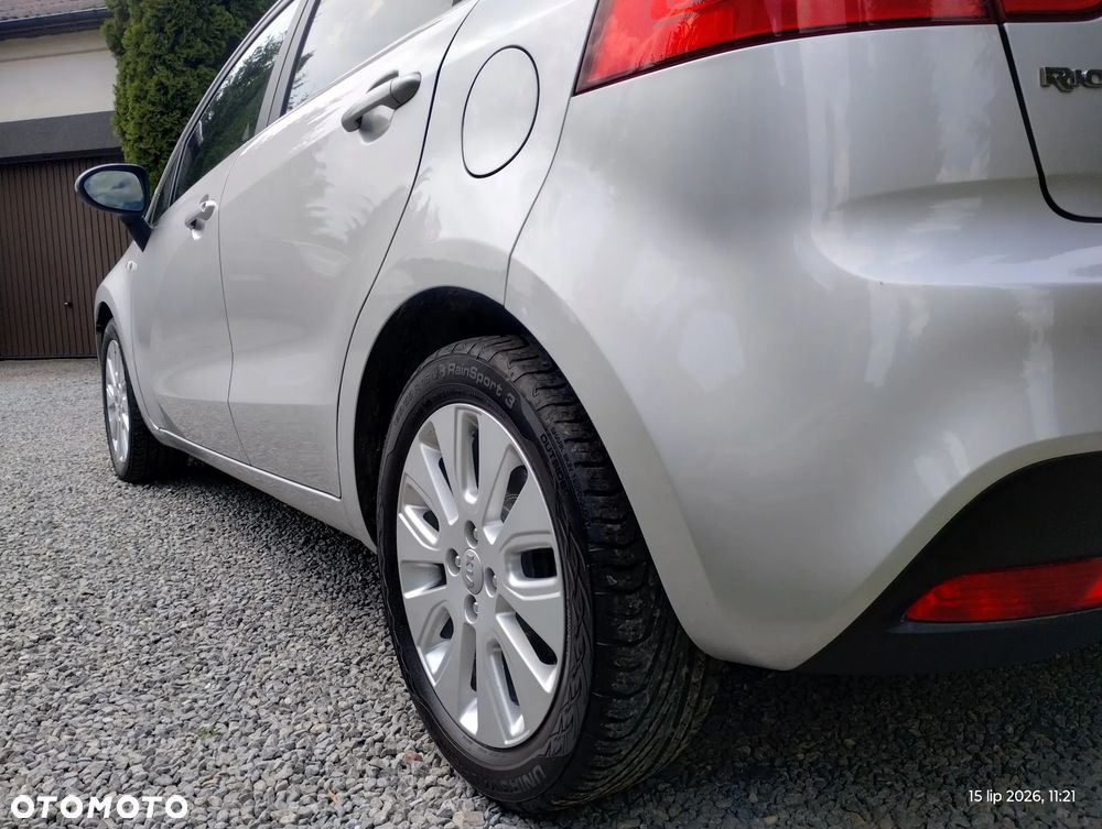 Kia Rio - 12