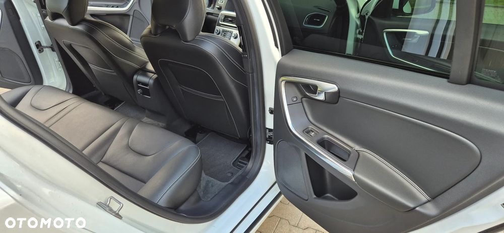 Volvo V60 D3 Momentum Core - 8