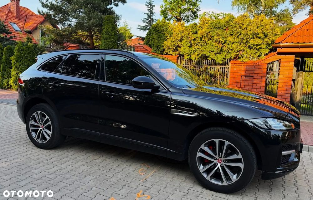 Jaguar F-Pace 2.0 i4P AWD R-Sport - 11