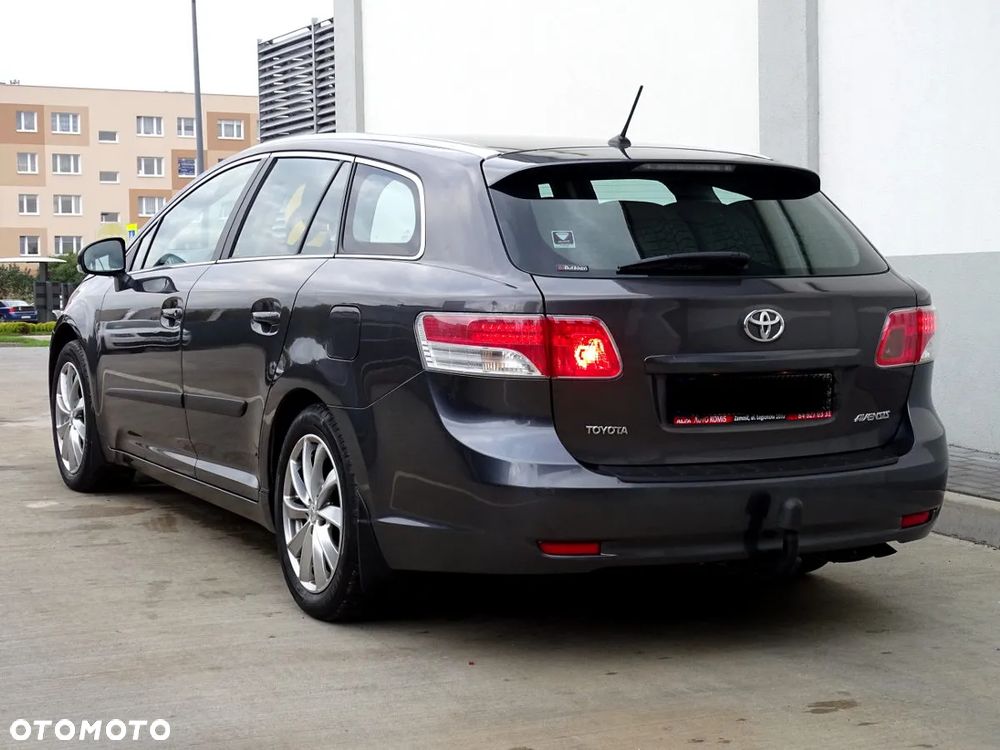 Toyota Avensis Combi 1.8 Comfort - 8