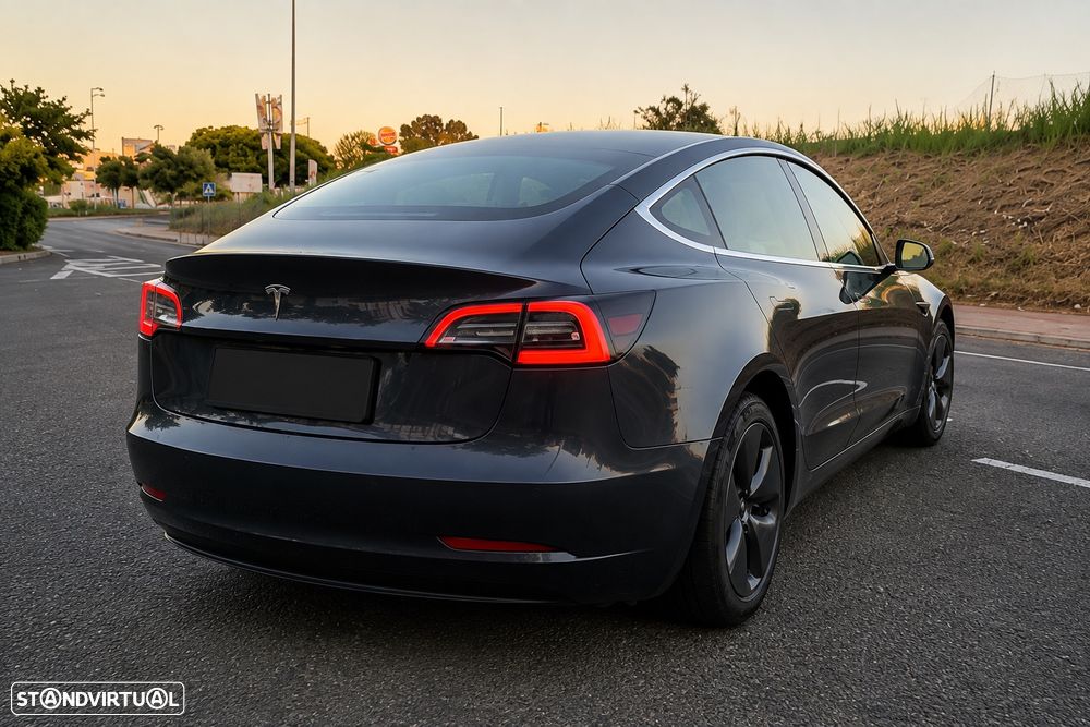 Tesla Model 3 Standard Range Plus RWD - 4