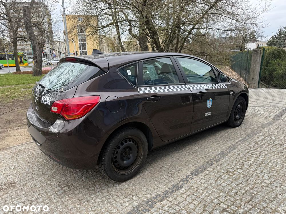 Opel Astra 1.6 Cosmo - 3