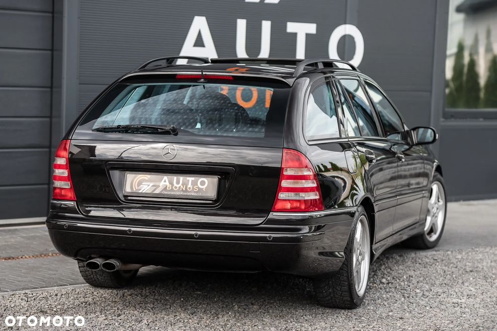 Mercedes-Benz Klasa C 32 T AMG - 11