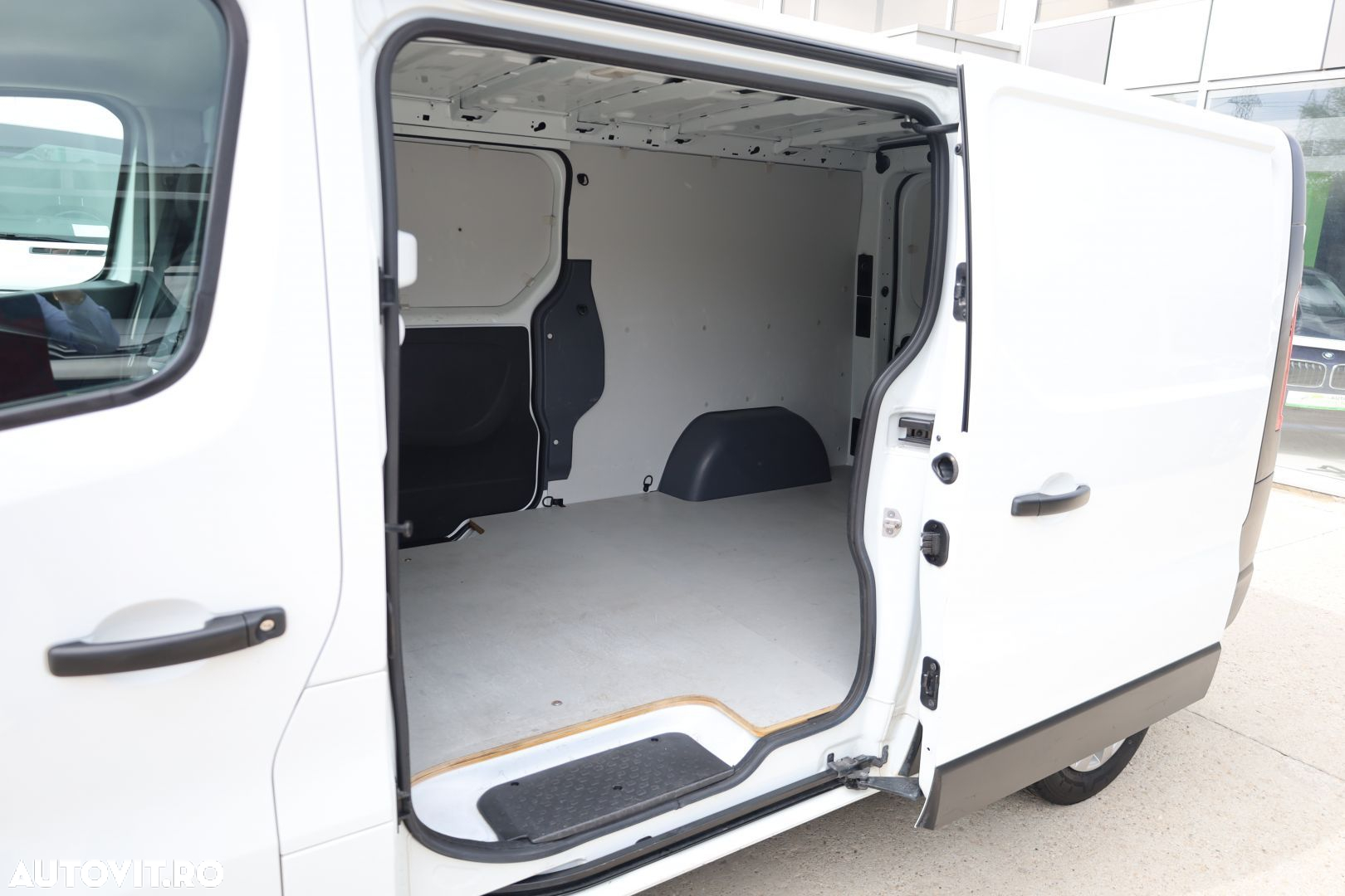 Renault Trafic - 12