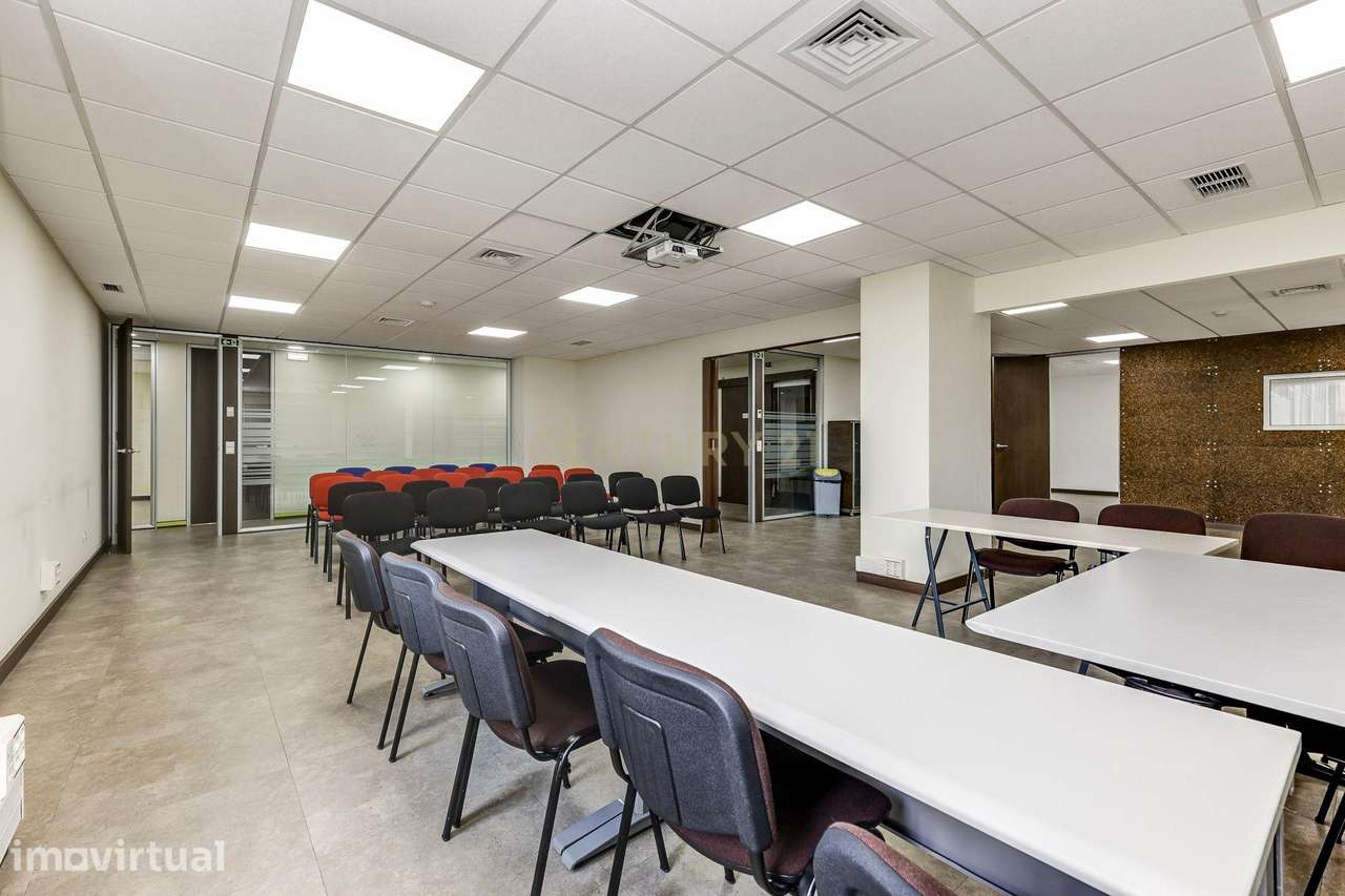 Espaço Comercial com 6 Lugares Garagem - Grande imagem: 3/46