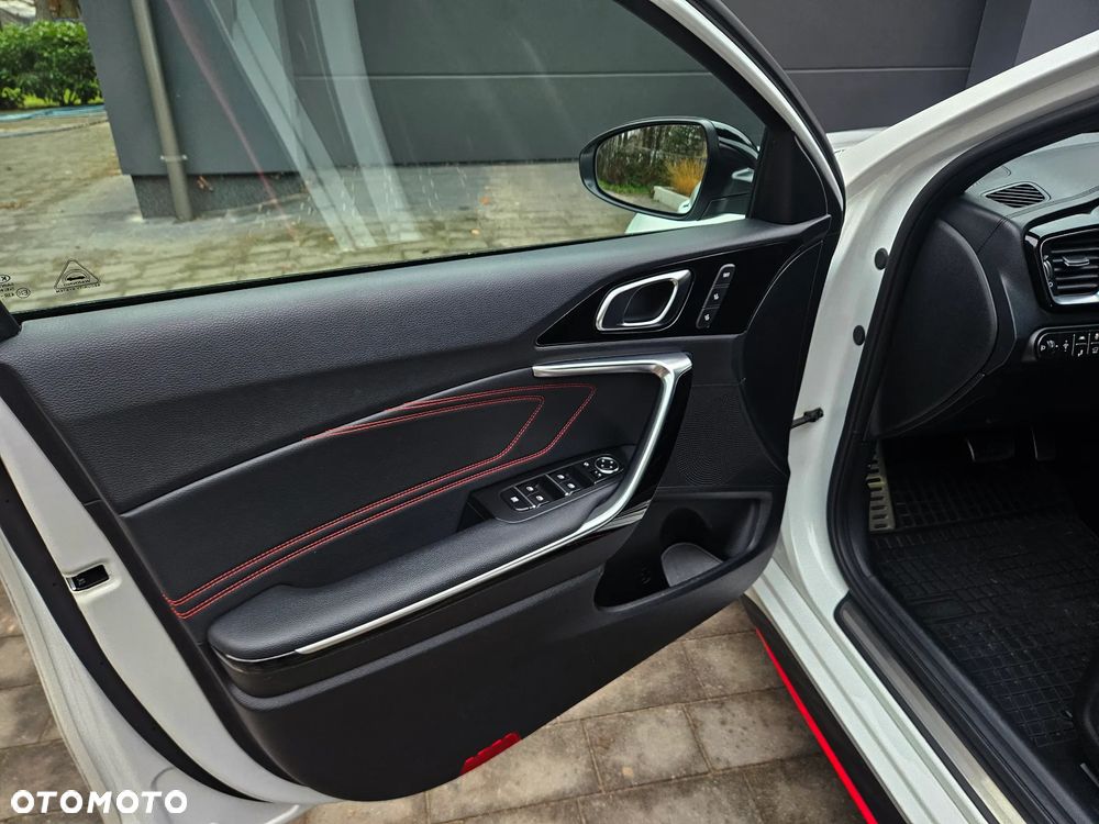 Kia ProCeed 1.6 T-GDI GT DCT - 22