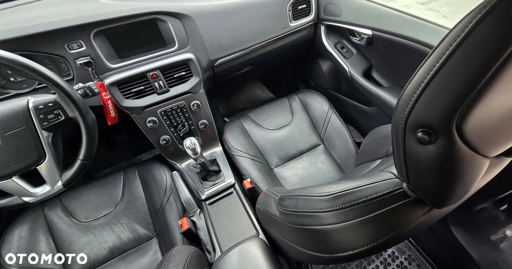 Volvo V40 - 40