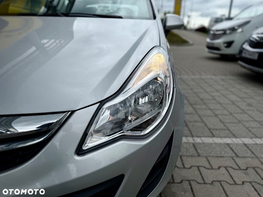 Opel Corsa 1.2 16V Cosmo - 8