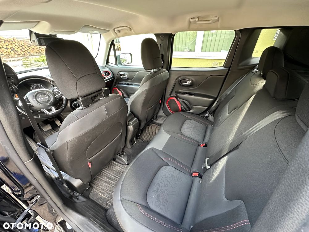 Jeep Renegade - 16