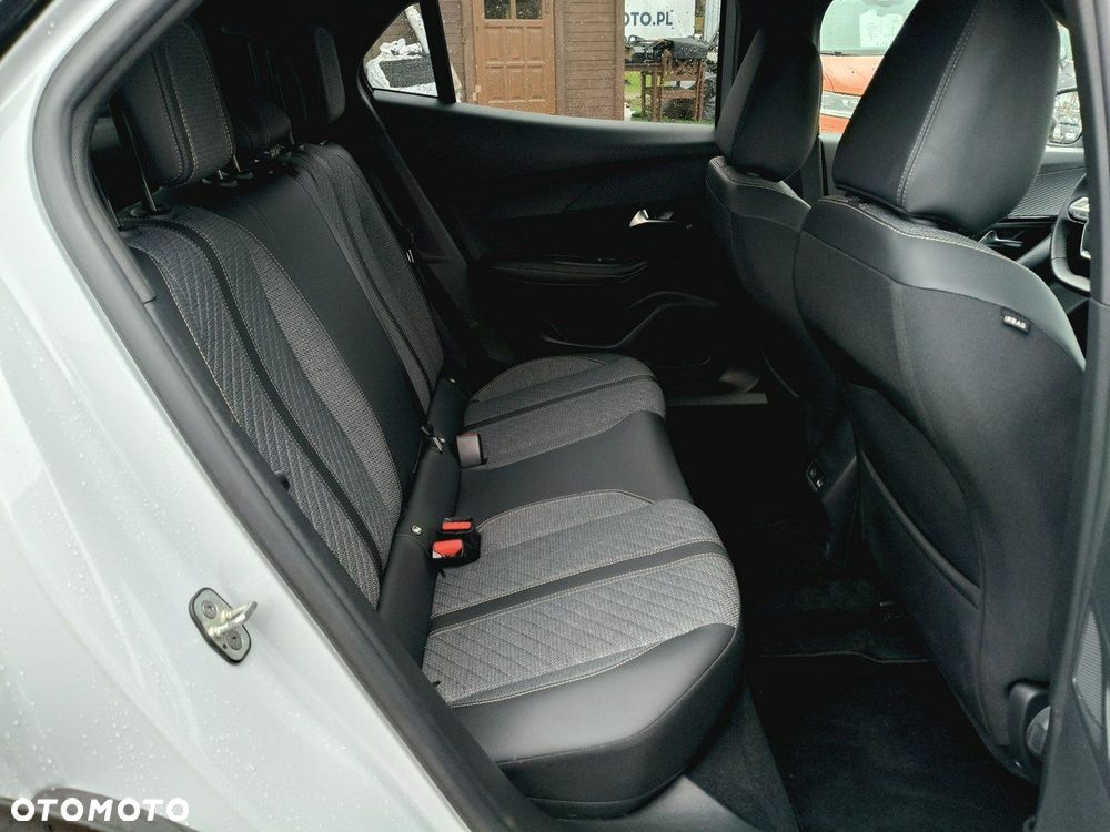 Peugeot 2008 - 9