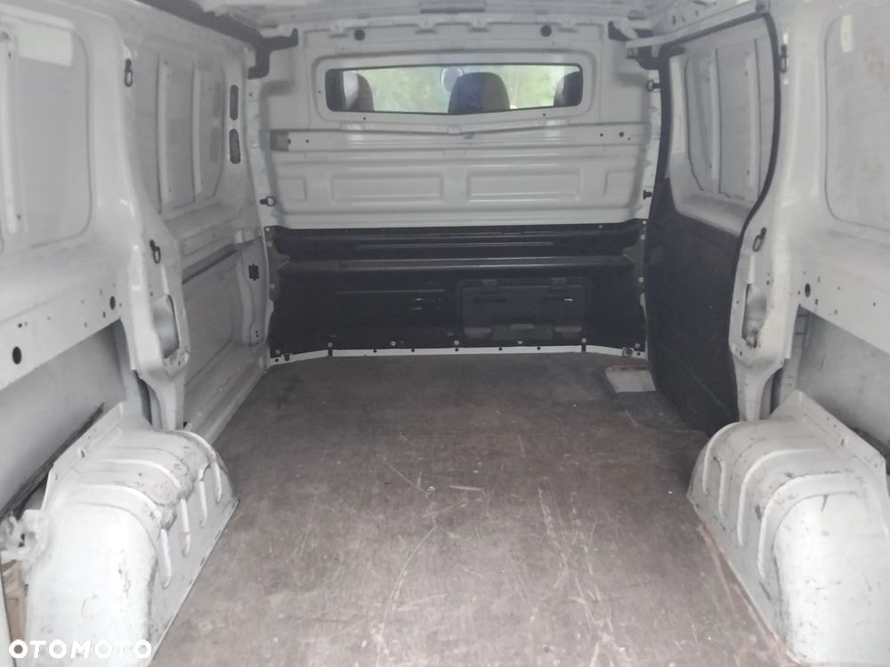 Opel Vivaro - 8