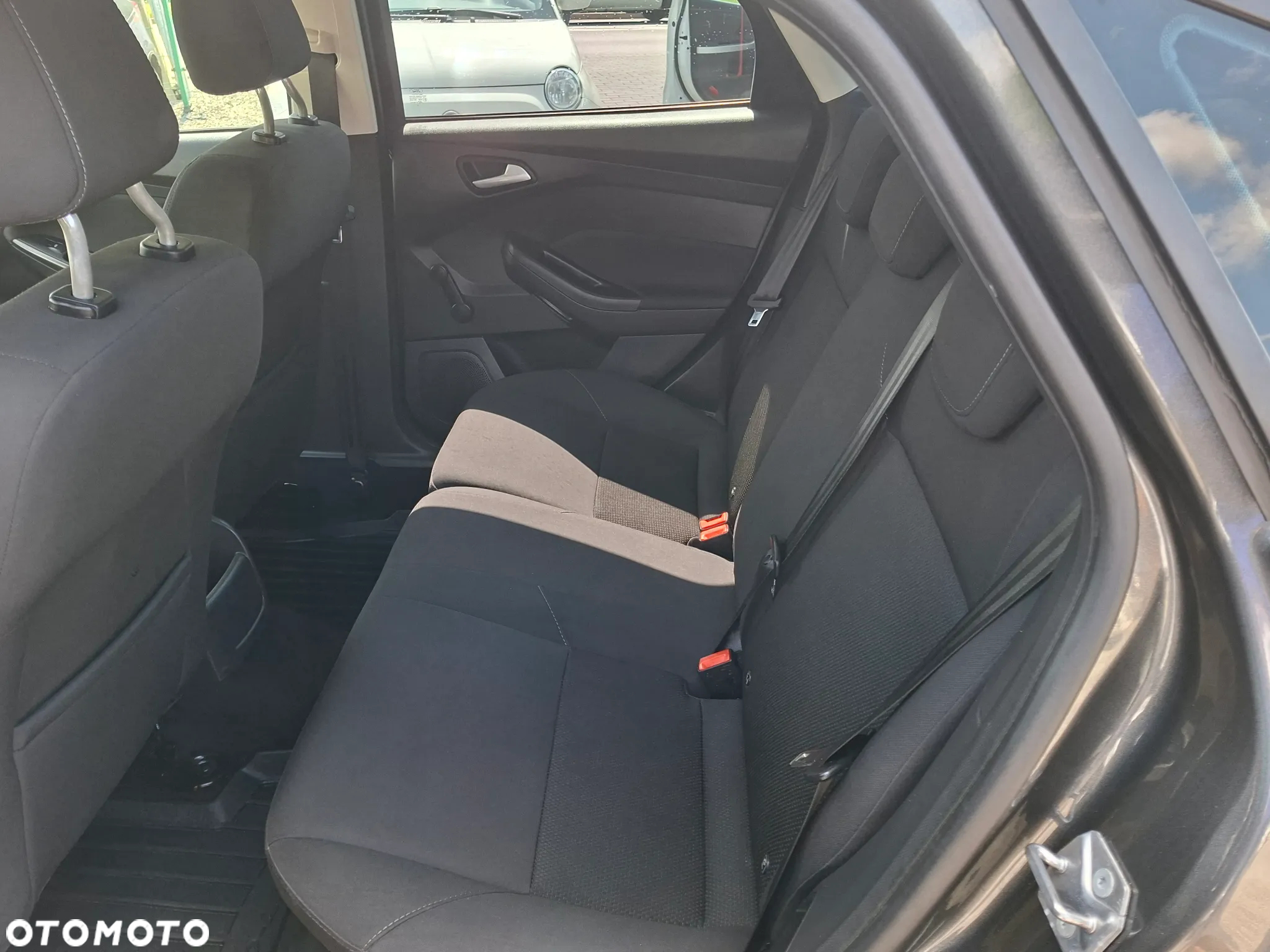 Ford Focus 1.6 Trend - 10