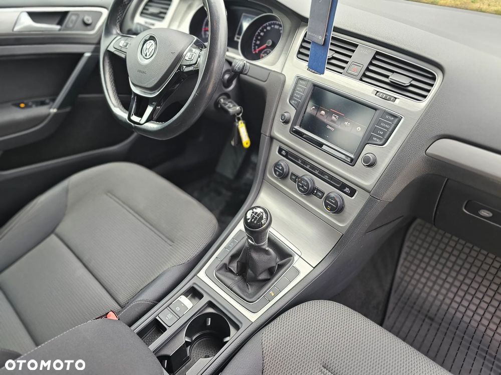 Volkswagen Golf - 9