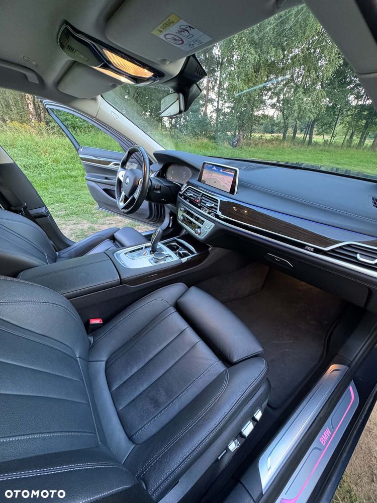BMW Seria 7 730d xDrive - 25