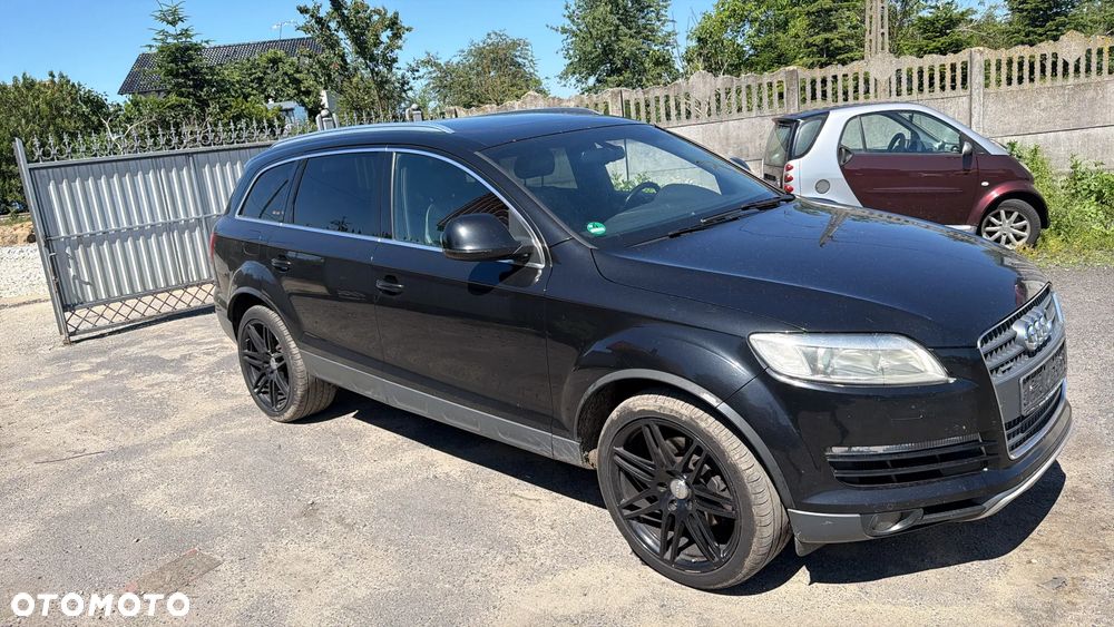 Audi Q7 - 1