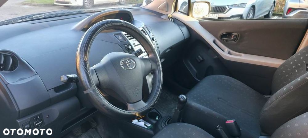 Toyota Yaris - 13