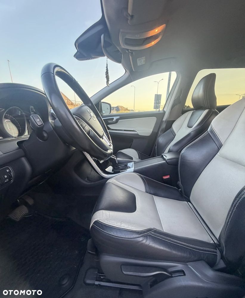 Volvo XC 60 D3 Drive-E Momentum - 9