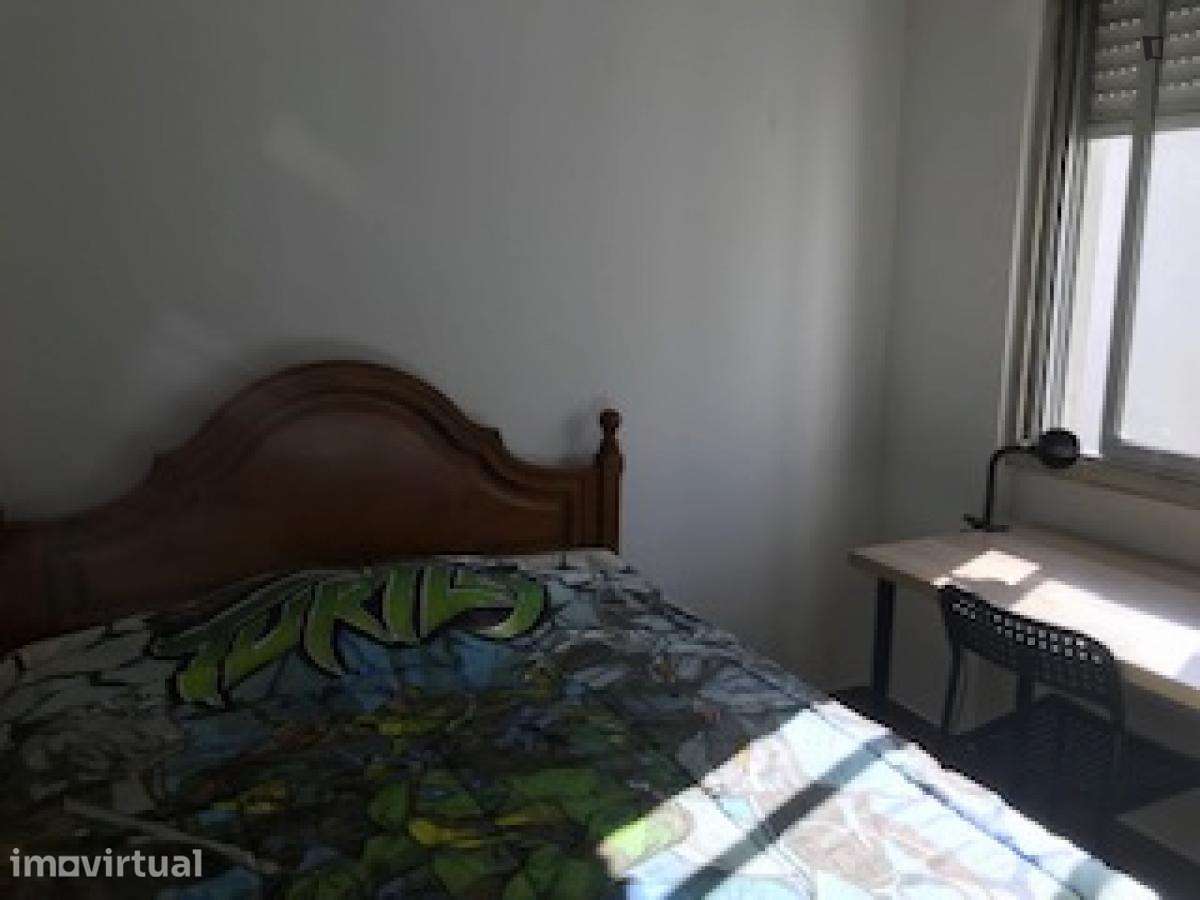 Quarto - localizado em Lisbon - Grande imagem: 5/8