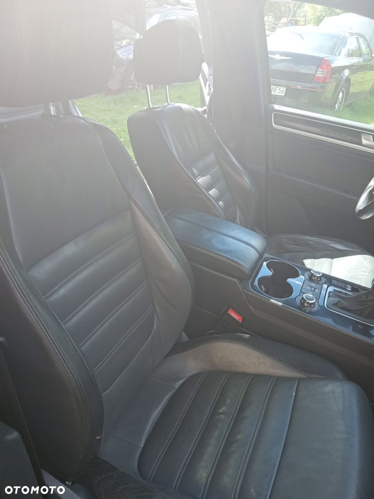 Volkswagen Touareg 3.0 V6 TDI BMT R-Style - 25