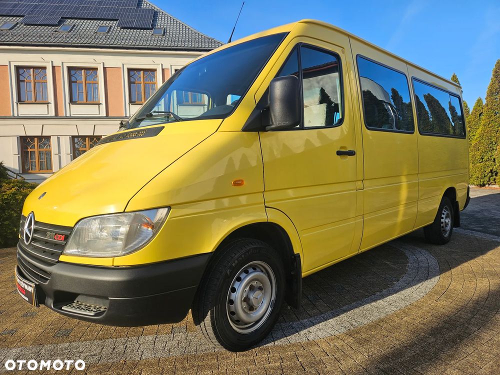 Mercedes-Benz Sprinter - 11
