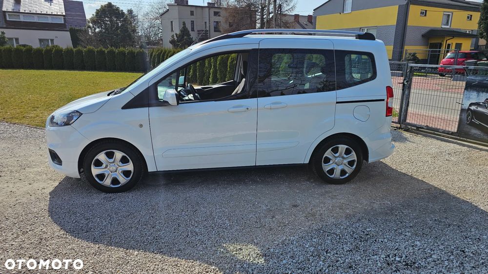 Ford Tourneo Courier 1.5 TDCi S&S Trend - 19