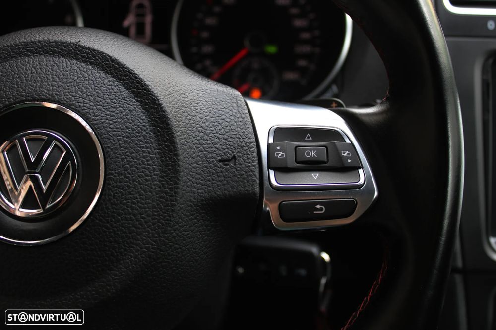 VW Golf 2.0 GTI DSG - 35