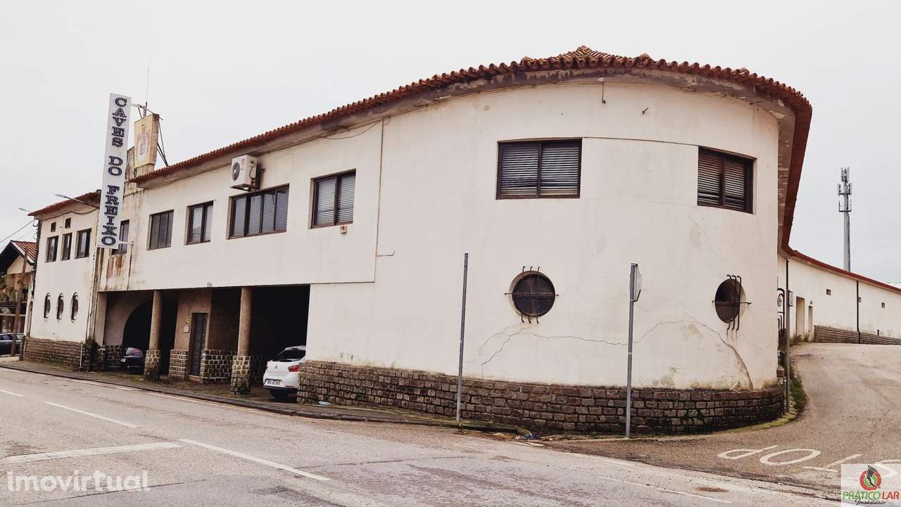 Prédio das Caves do Freixo - Grande imagem: 5/38