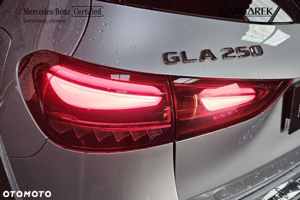 Mercedes-Benz GLA - 14