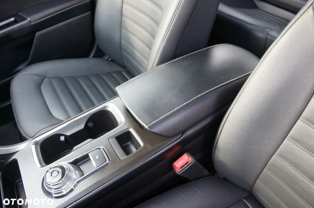 Ford Mondeo 2.0 EcoBoost Titanium - 22