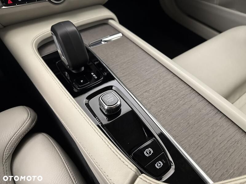 Volvo V90 Cross Country B5 D AWD Ultimate - 17