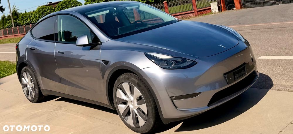 Tesla Model Y Long Range Dual Motor AWD - 1