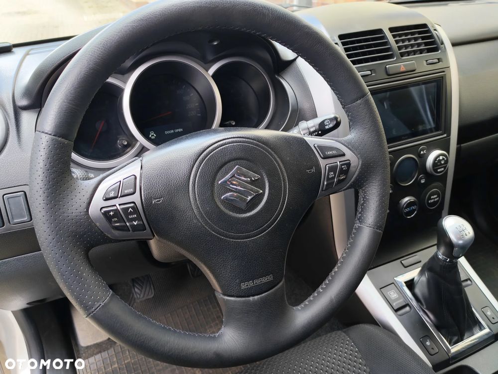 Suzuki Grand Vitara 2.4 Premium - 9
