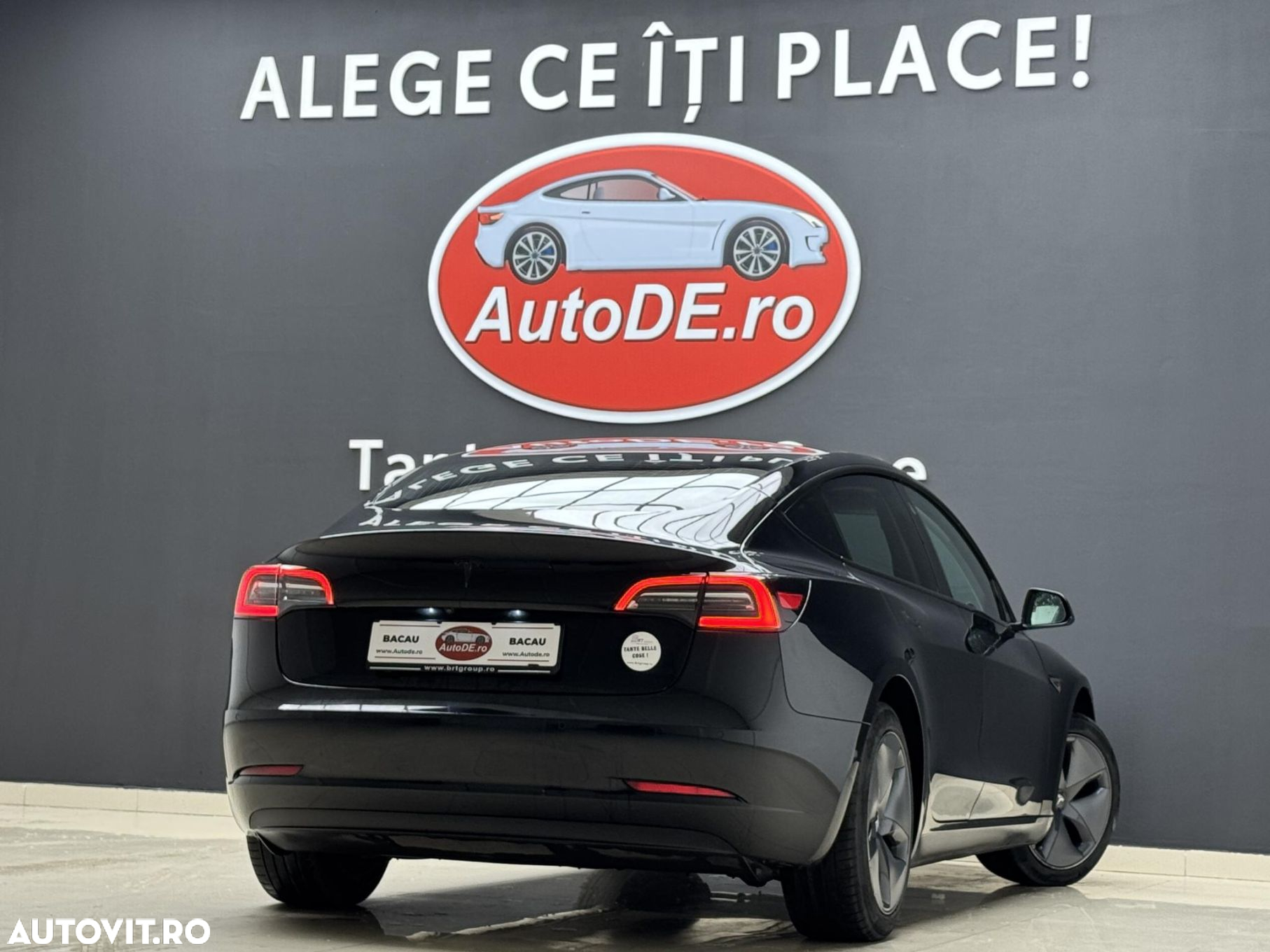Tesla Model 3 - 4