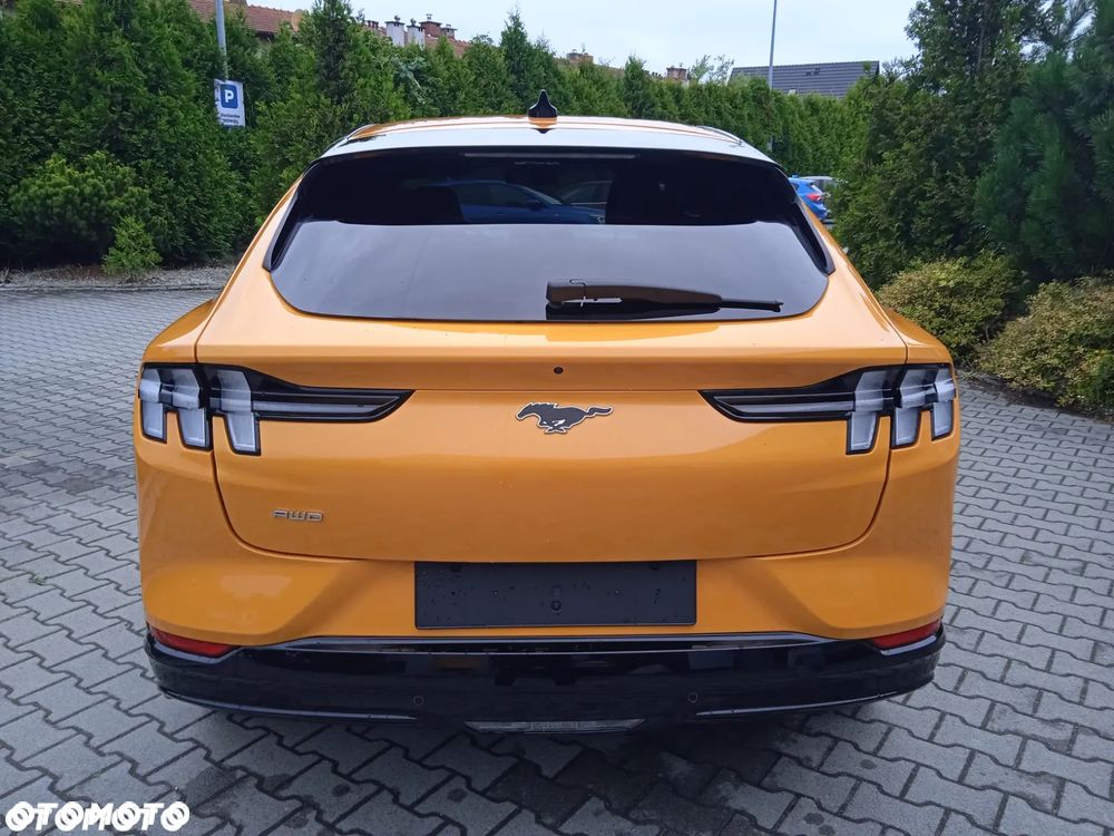 Ford Mustang Mach-E 91 kWh AWD Premium - 4