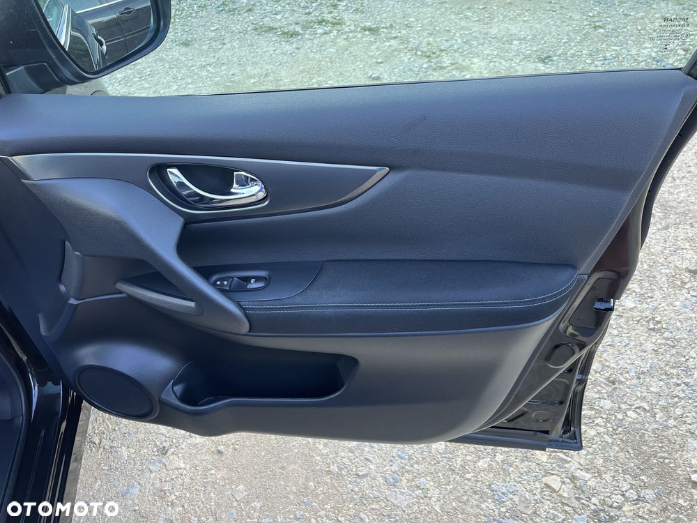 Nissan Qashqai 1.6 DIG-T N-Connecta - 25