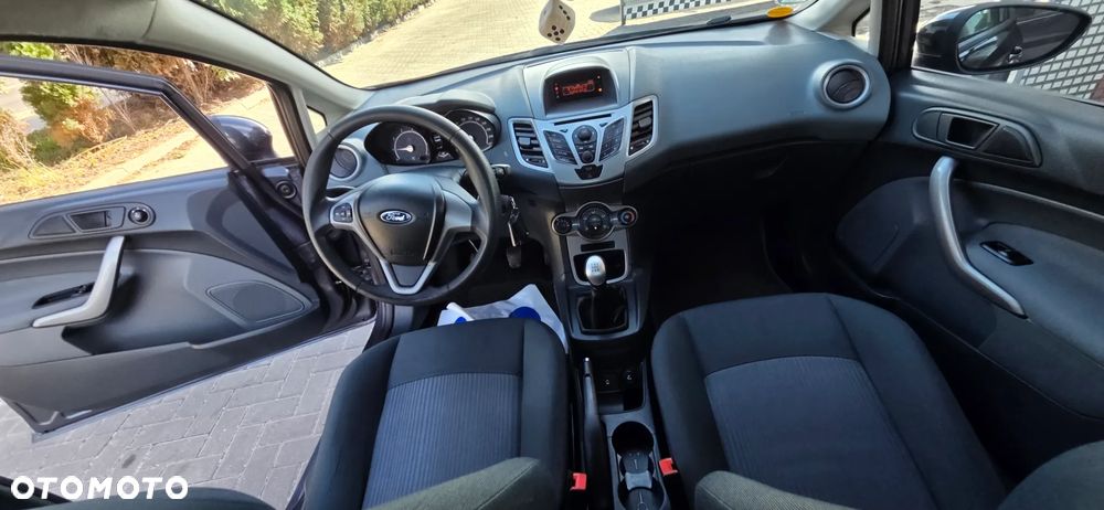 Ford Fiesta 1.25 Champions Edition - 32